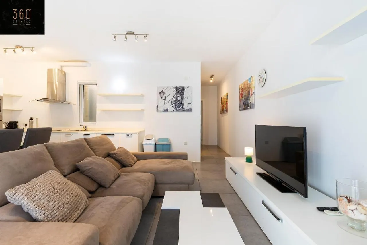 Sunny & Beautiful Views, Amazing Design & Terrace By 360 Estates Apartment Lija