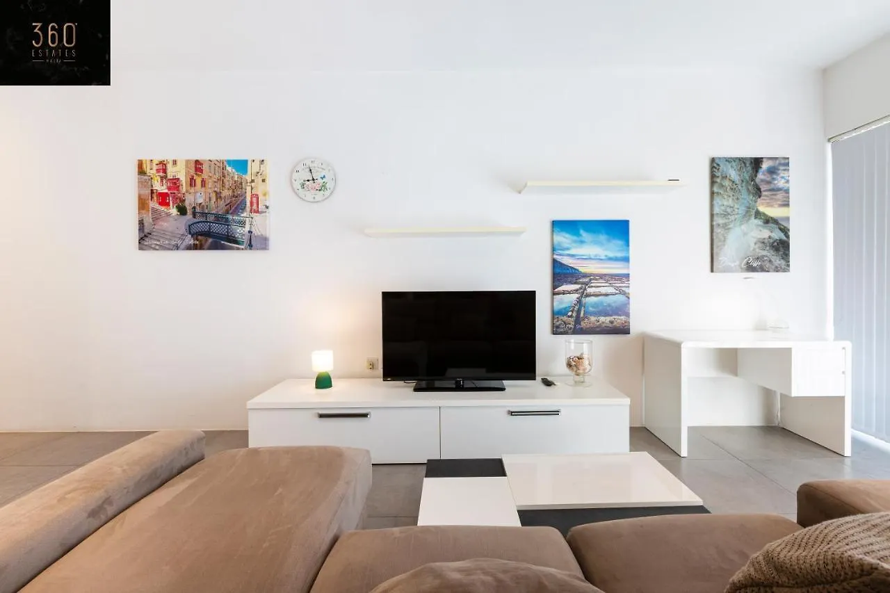 Sunny & Beautiful Views, Amazing Design & Terrace By 360 Estates Apartment Lija