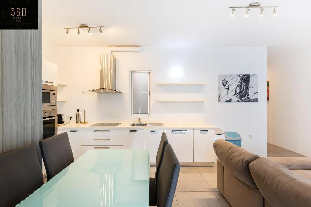 Sunny & Beautiful Views, Amazing Design & Terrace By 360 Estates Apartment Lija